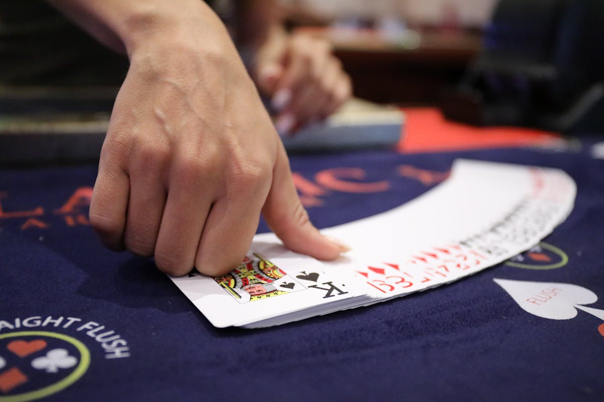 Comment évaluer la force d’une main au poker ?